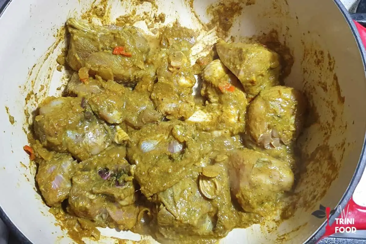 add chicken to curry paste