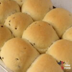 eggless dinner rolls with chive featured