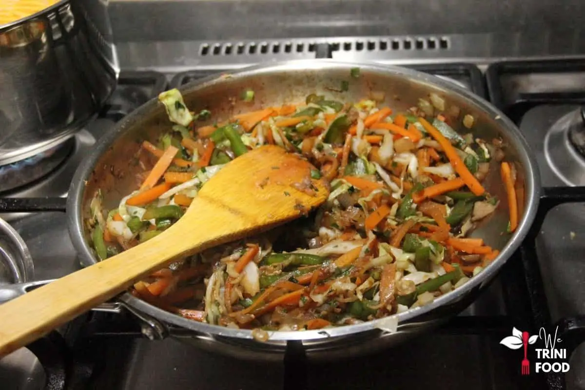 finished chow mein vegetables