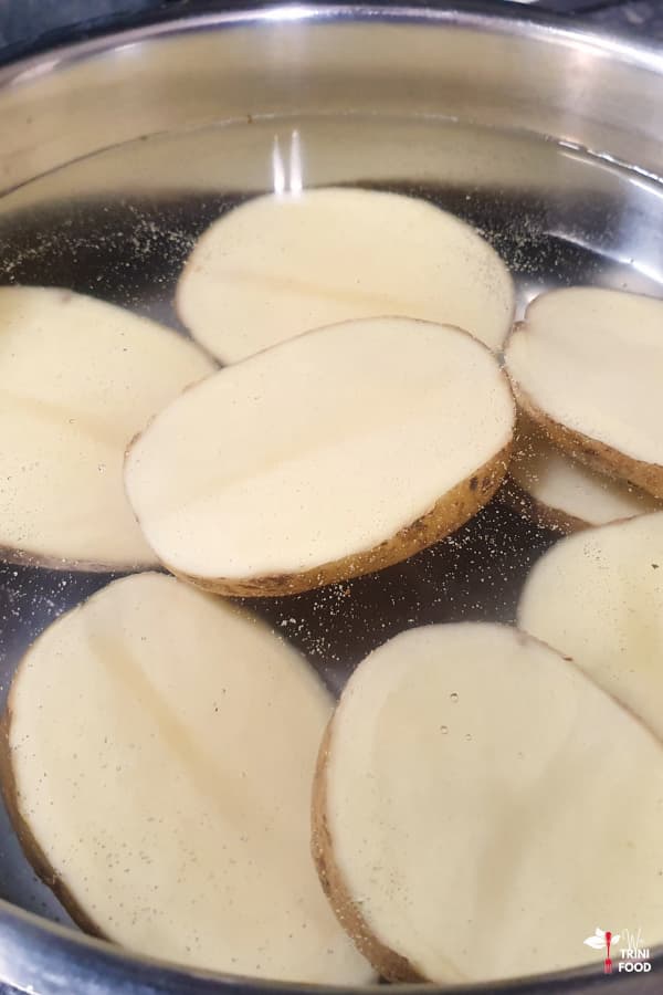 boiling potato for aloo pies