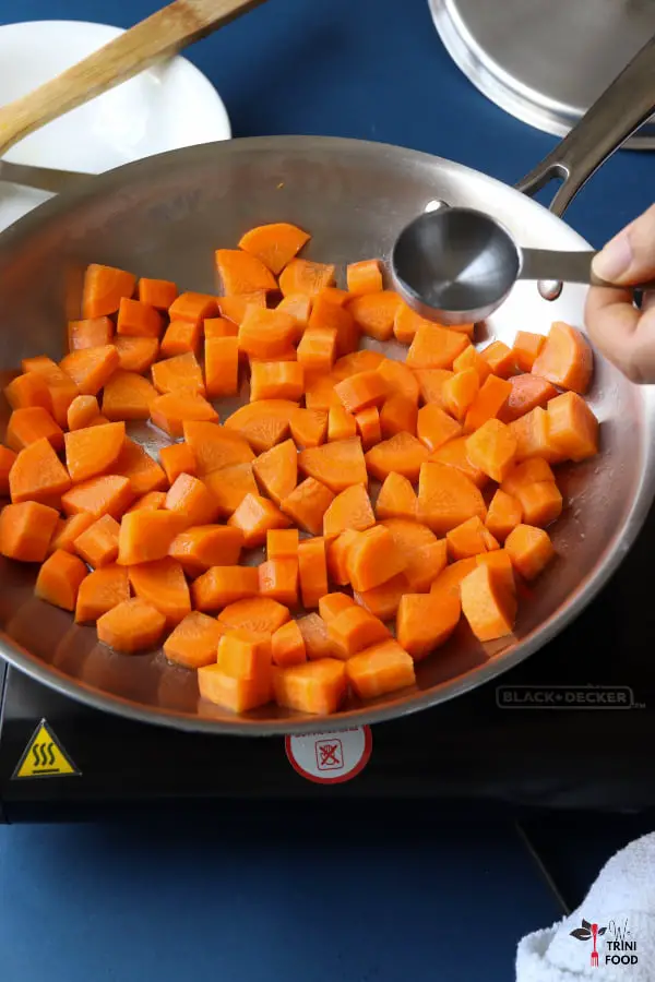 add water to carrot chunks