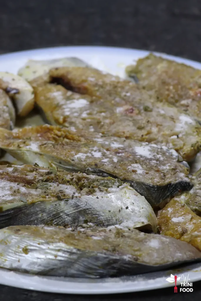 add flour to the king fish