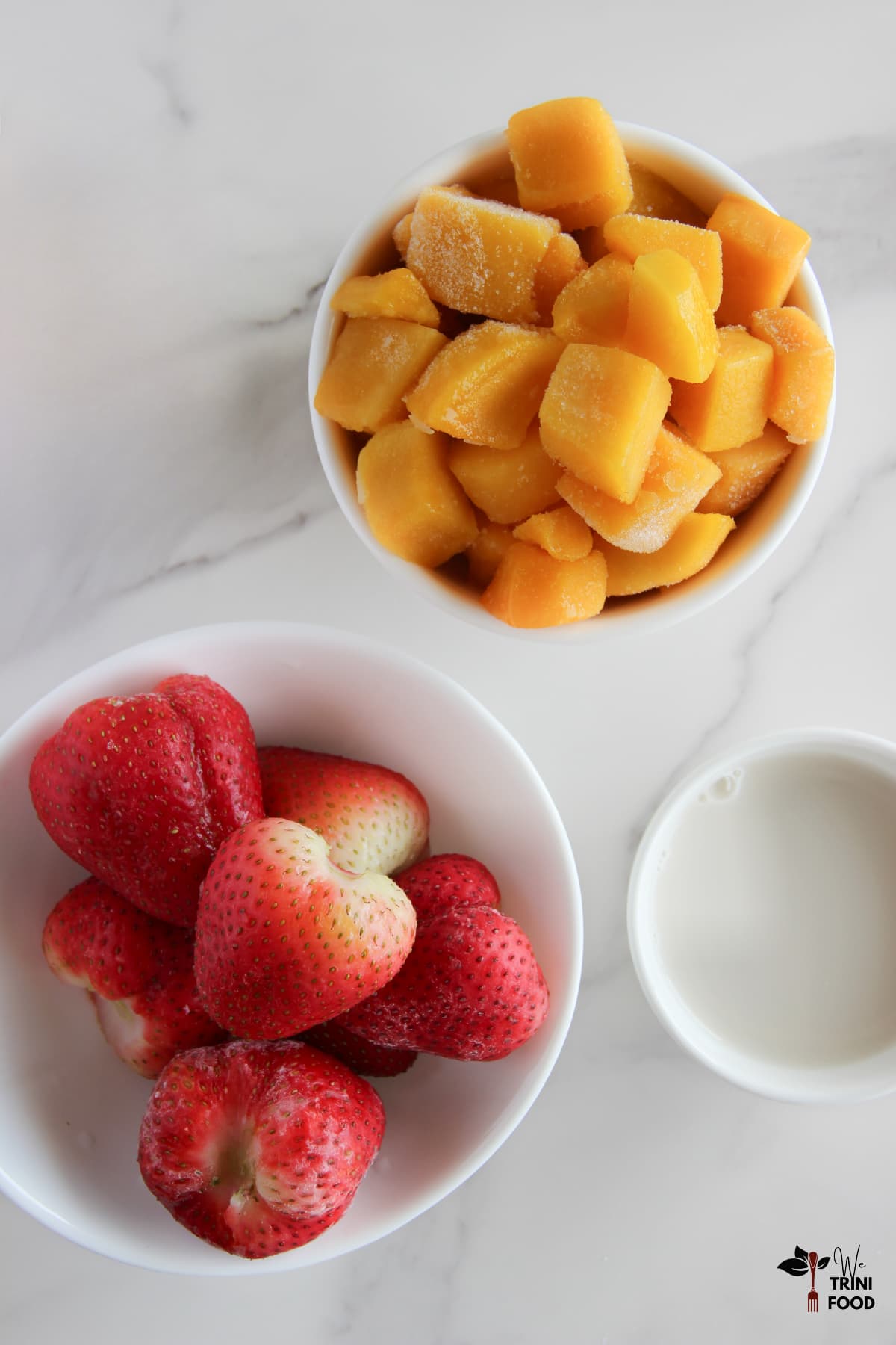 strawberry mango smoothie ingredients
