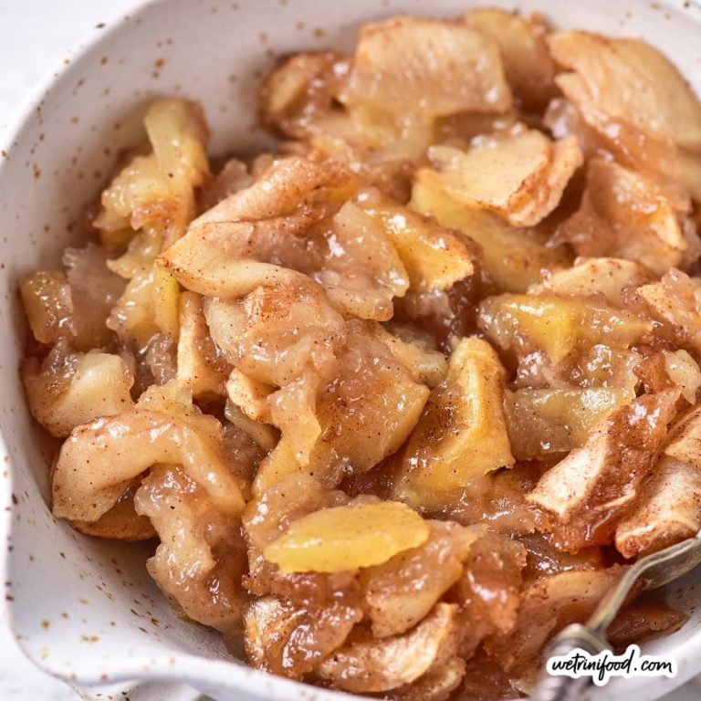 baked apples in a bowl featured image