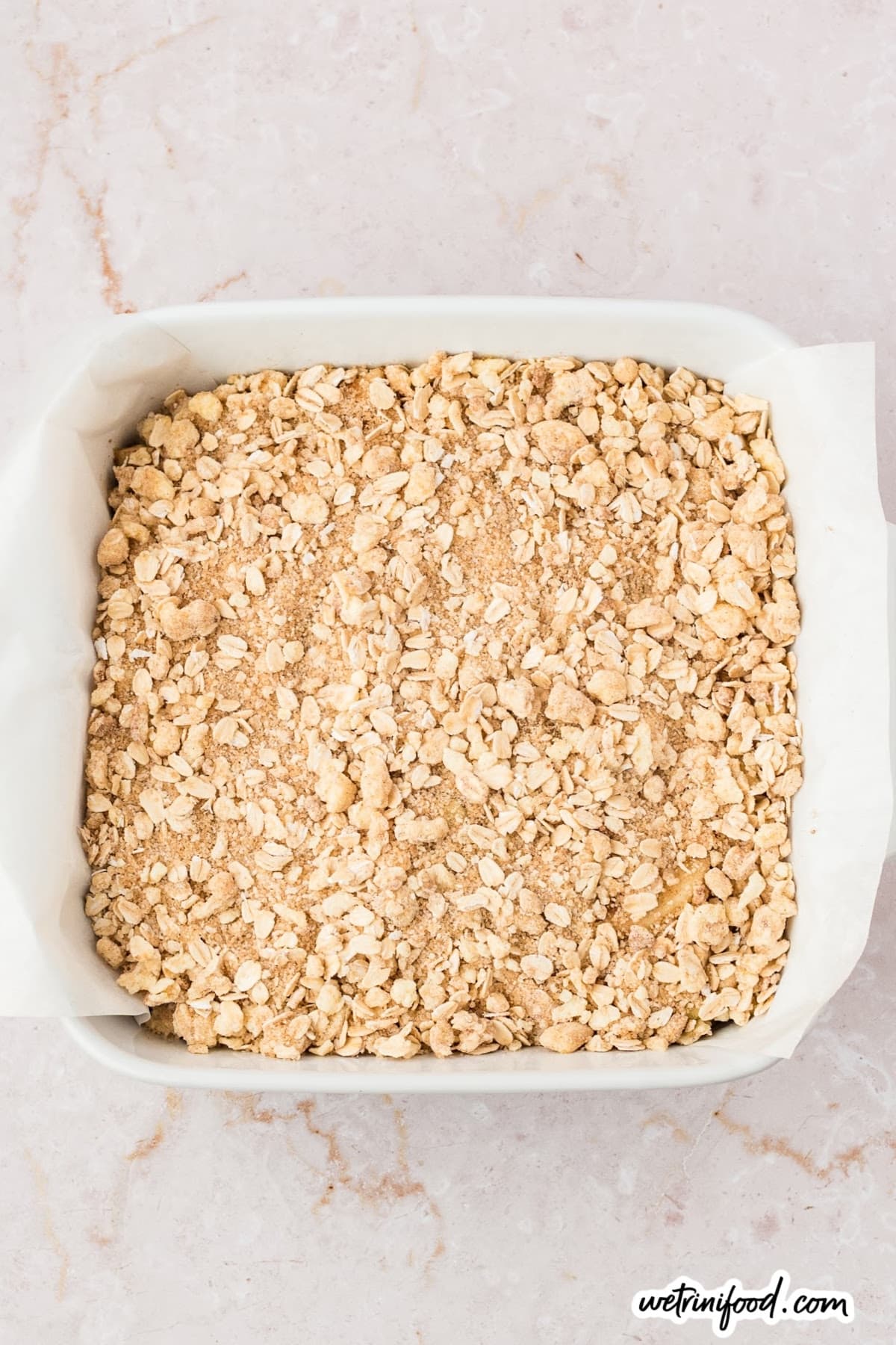 oat crumble on apple filling