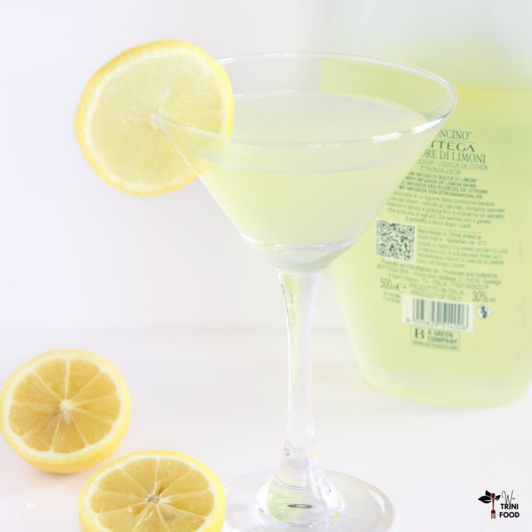 Limoncello Martini with lemon slice