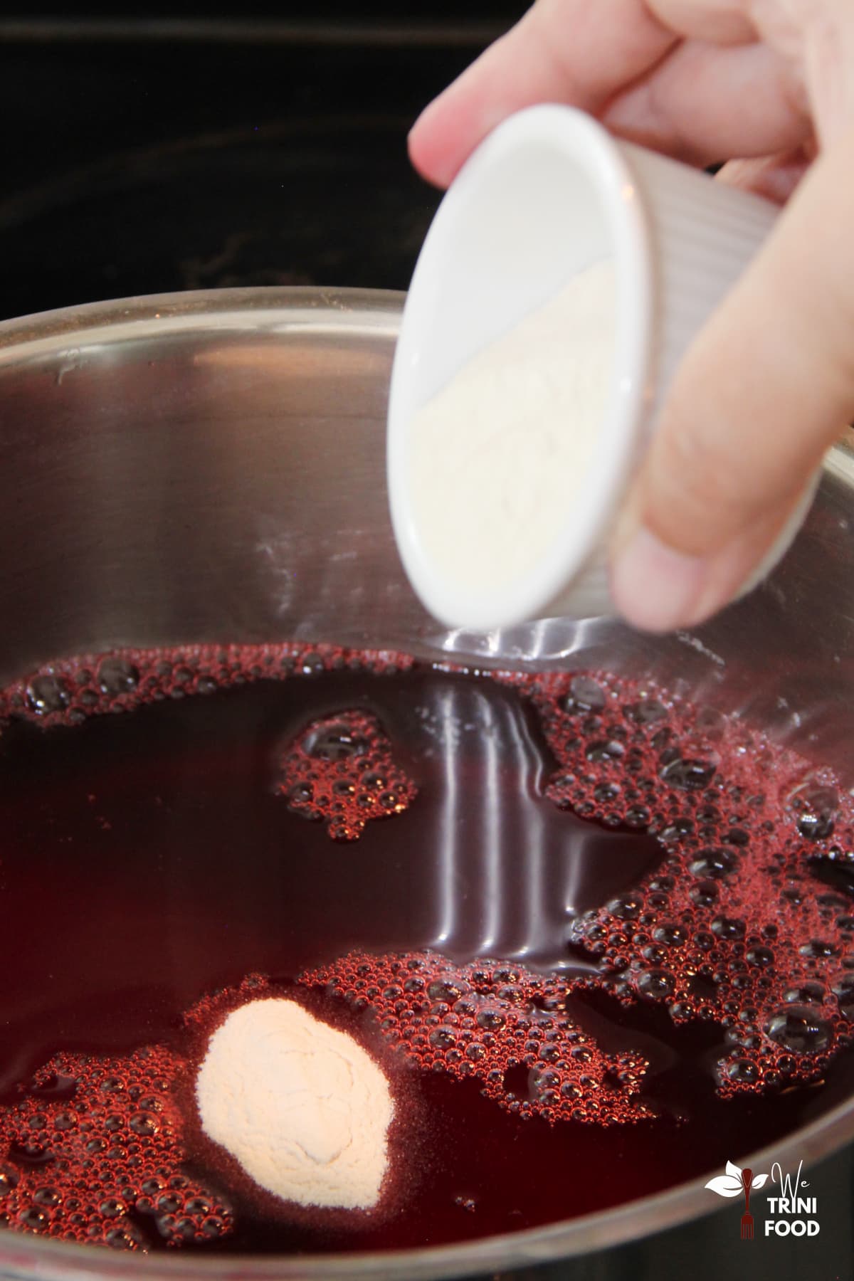 Adding agar agar powder to sorrel drink