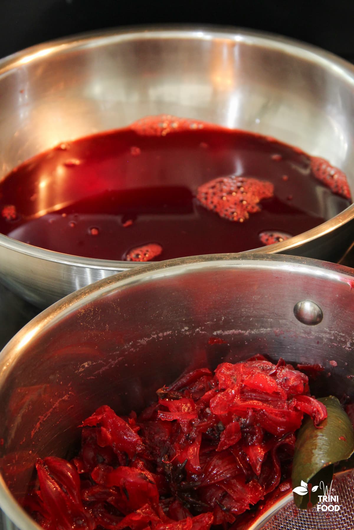 Strained sorrel before making jelly